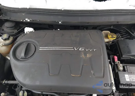 2016 Jeep Cherokee Altitude z USA, uszkodzony, nr VIN 1C4PJMCS7GW102077